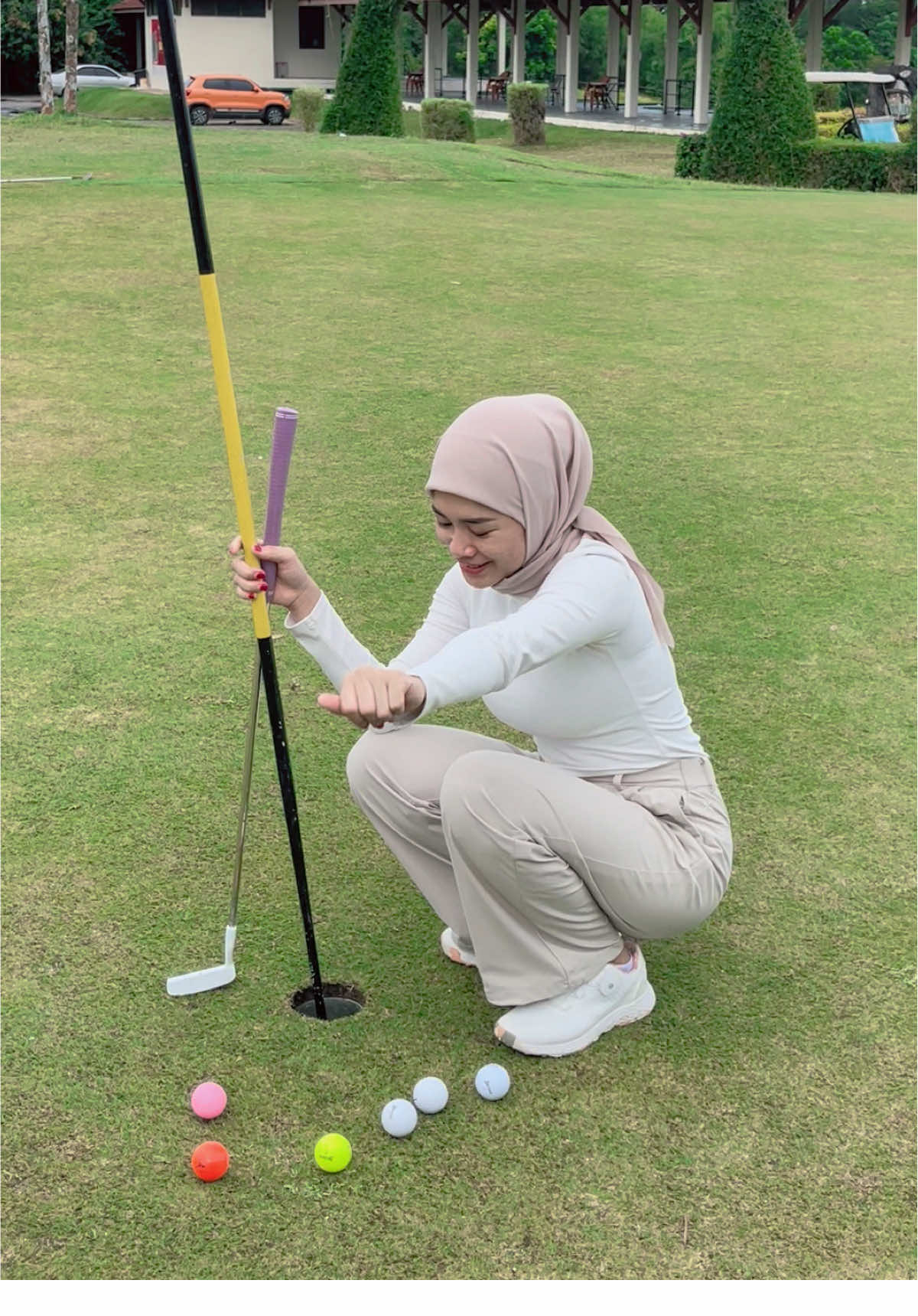 Daily Vlog edisi ngabuburit nunggu jam berbuka😬 📹: by staff DR PS #randomvideo#ngabuburitgaya#ramadhan#golf#golftiktok#ladygolfer#golflife#fypage 