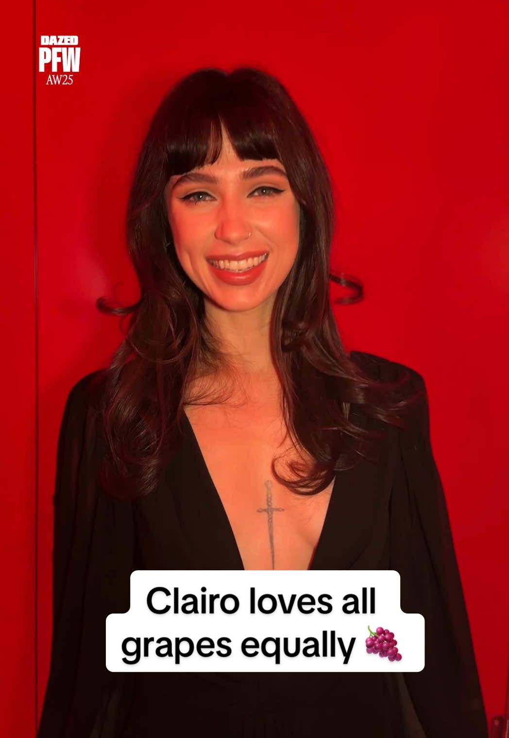 Correct answer @Clairooooooooooooooooooo #clairo #snacks #valentino #TikTokFashion #parisfashionweek #dazedfashiontv  