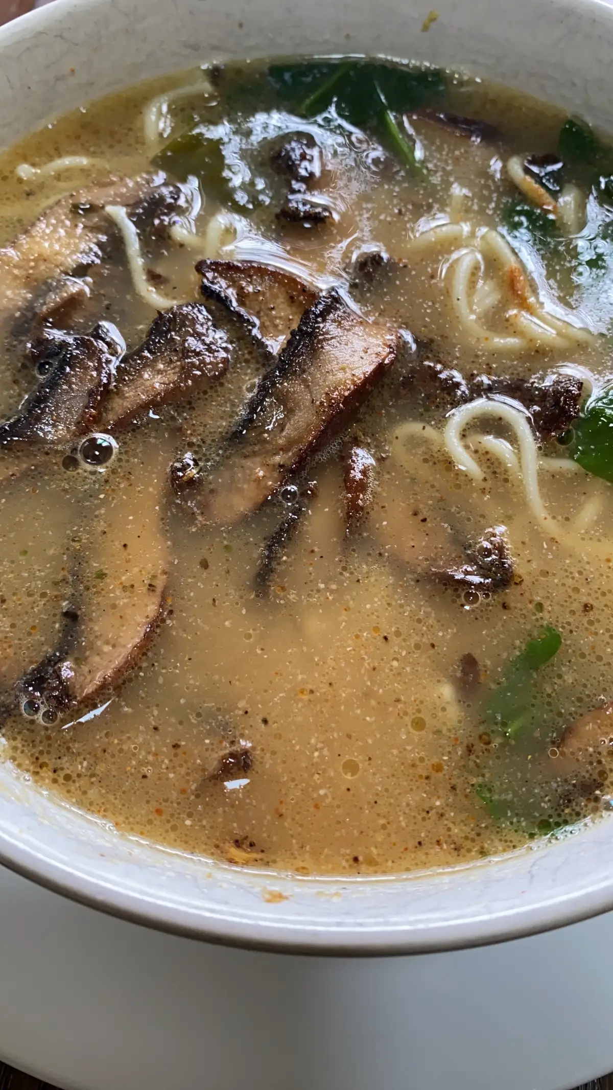 I am a sucker for a hot bowl of #ramen  I added #portobello mushrooms and #spinach 👩🏽‍🍳😘 #lunch #lunchideas 