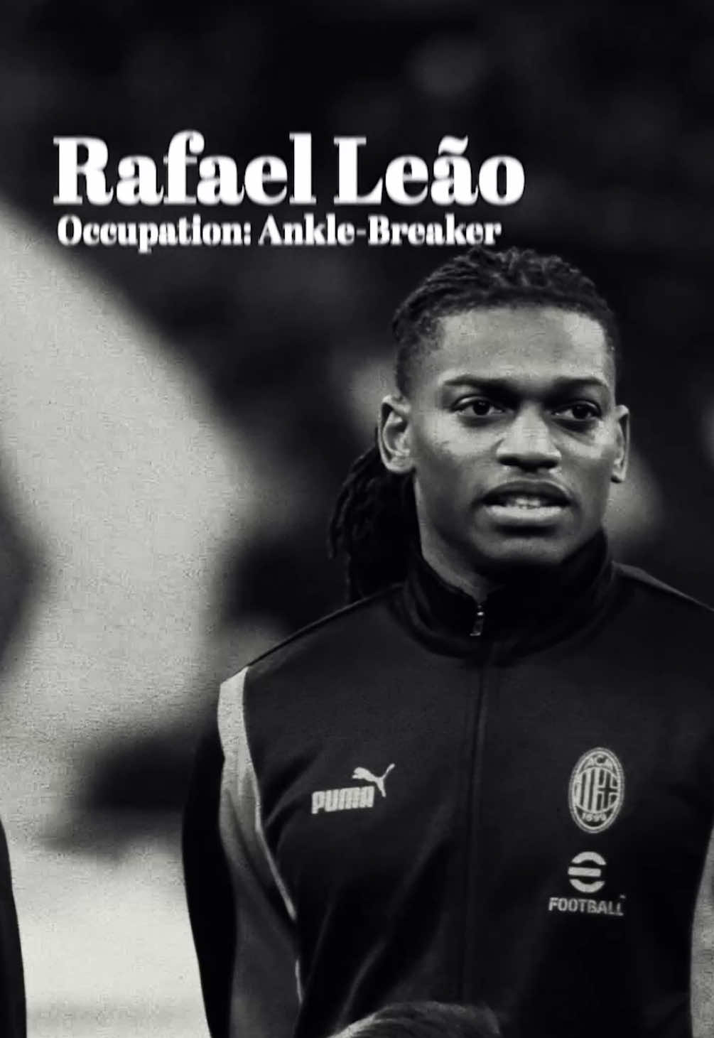 Professional ankle breaker.✨🏄🏽‍♂️  @Rafael Leão  #rafaelleao #leao #acmilan #edit 