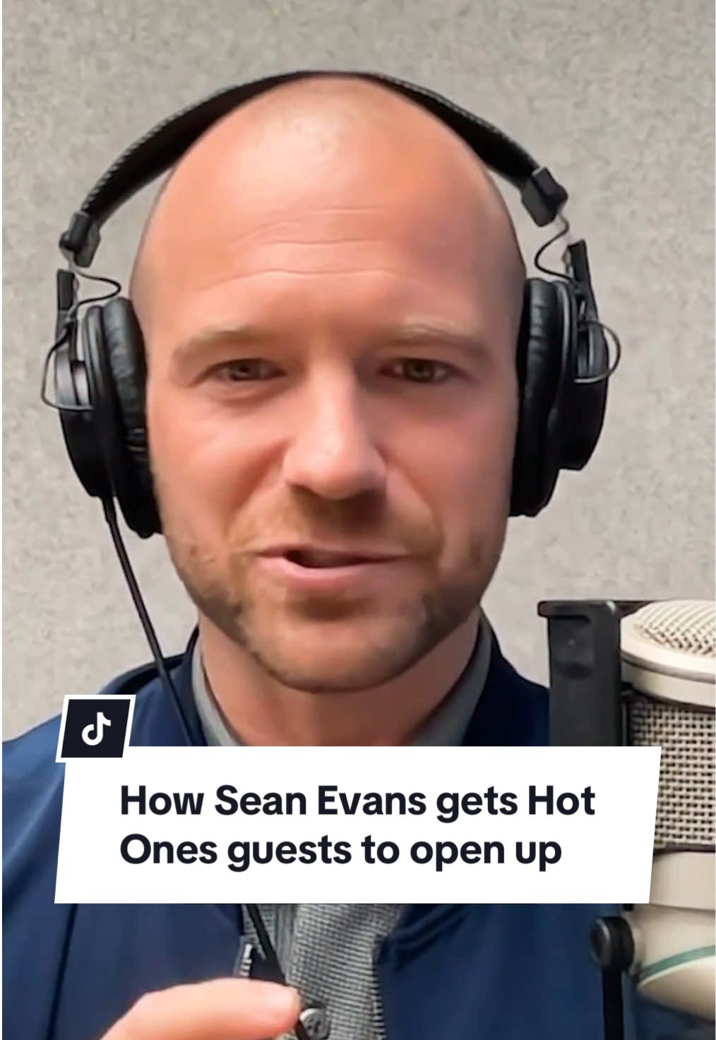 Two interviewing GOATs break down their strategies ✍️ (🎙️: The Louis Theroux Podcast)  @Louis Theroux @Firstwefeast #hotones #louistheroux #spotifypodcasts #spotify #seanevans
