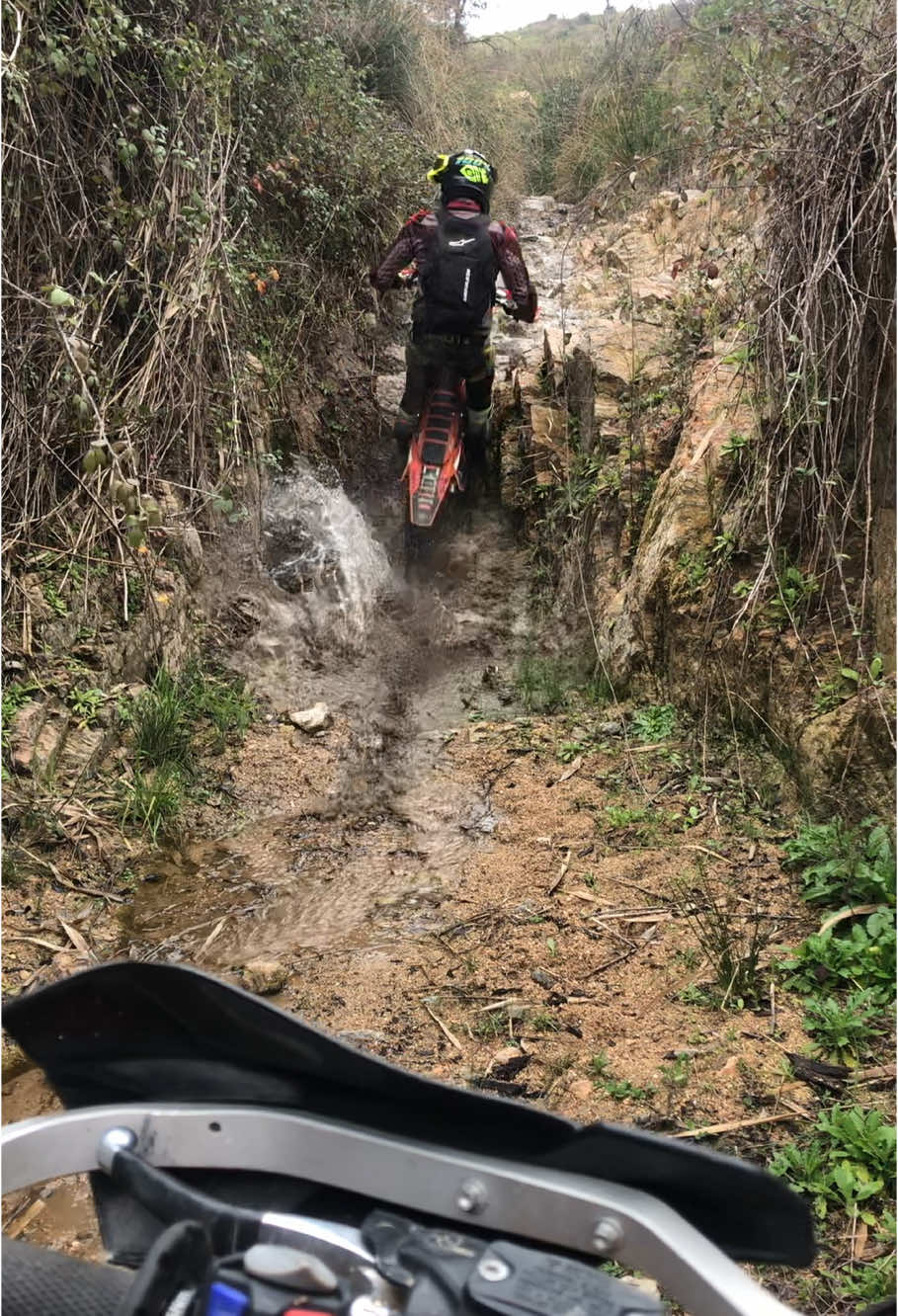 Arroyo de piedras #ktm #exc #hardenduro #neumaticos #mitas #racing #2t #tik_tok #viral_video 