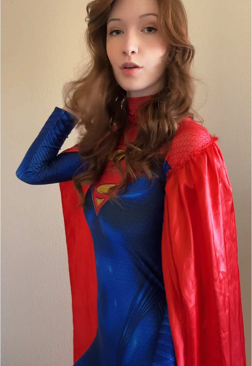 Hairs giving eighties #fyp #supergirl #superman #cosplaytransition #supergirlcosplay #henrycavill #supermancosplay #transition #cosplaytransition #dccomics #dcuniverse #fyp #loislane #clarkkent 