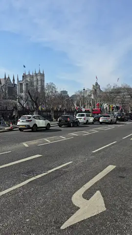 #London #traveltok #tik_tok #fyp #viral #UK #travel #around #Europe 