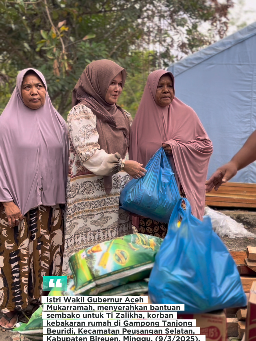 Istri Wakil Gubernur Aceh Mukarramah, Menyerahkan Bantuan Sembako untuk Korban Kebakaran Rumah di Gampong Tanjong Beuridi Kecamatan Peusangan Bireuen  #ramadhan  #korbankebakaran  #bireuen  #sembako 