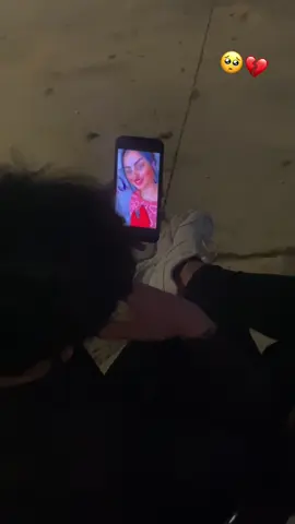 الله يفرج عنج ام اللول🥺💔