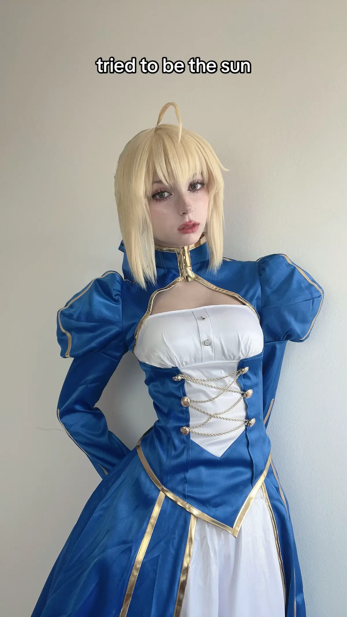 who do I fit better?  #fate #fatecosplay #nasu #nasuverse #sabercosplay #saber #saberalter #typemoon #salter #fgo #fatego #fatestaynignt #コスプレ #コスプレイヤー #コスプレ写真 #コスプレ好きさんと繋がりたい #FGOレイヤー #FGOコスプレイヤー #サーヴァント #ファンアート 