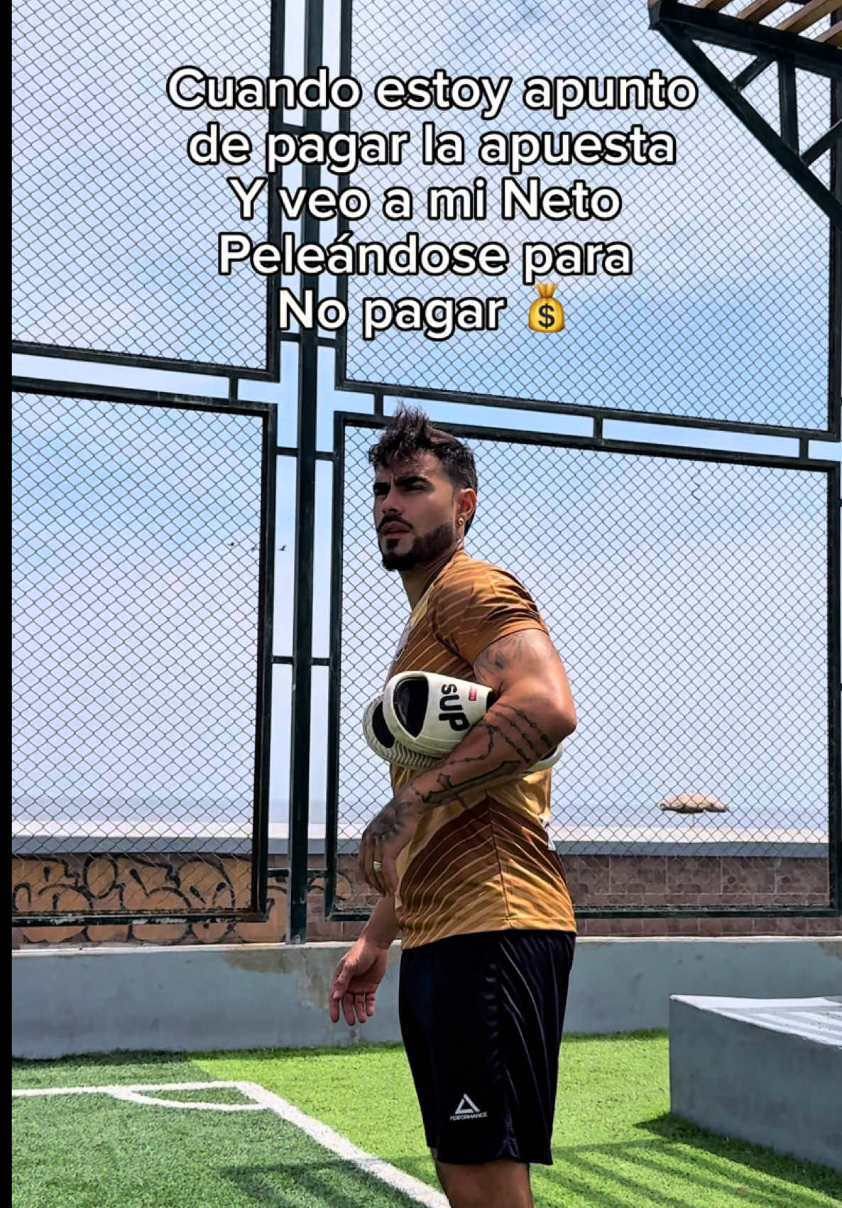 Tu amigo aplicando la vieja confiable 🤣⚽️  #humor #fyp #parati #alexisdescalzo #juegaenlinea #lomasperu 