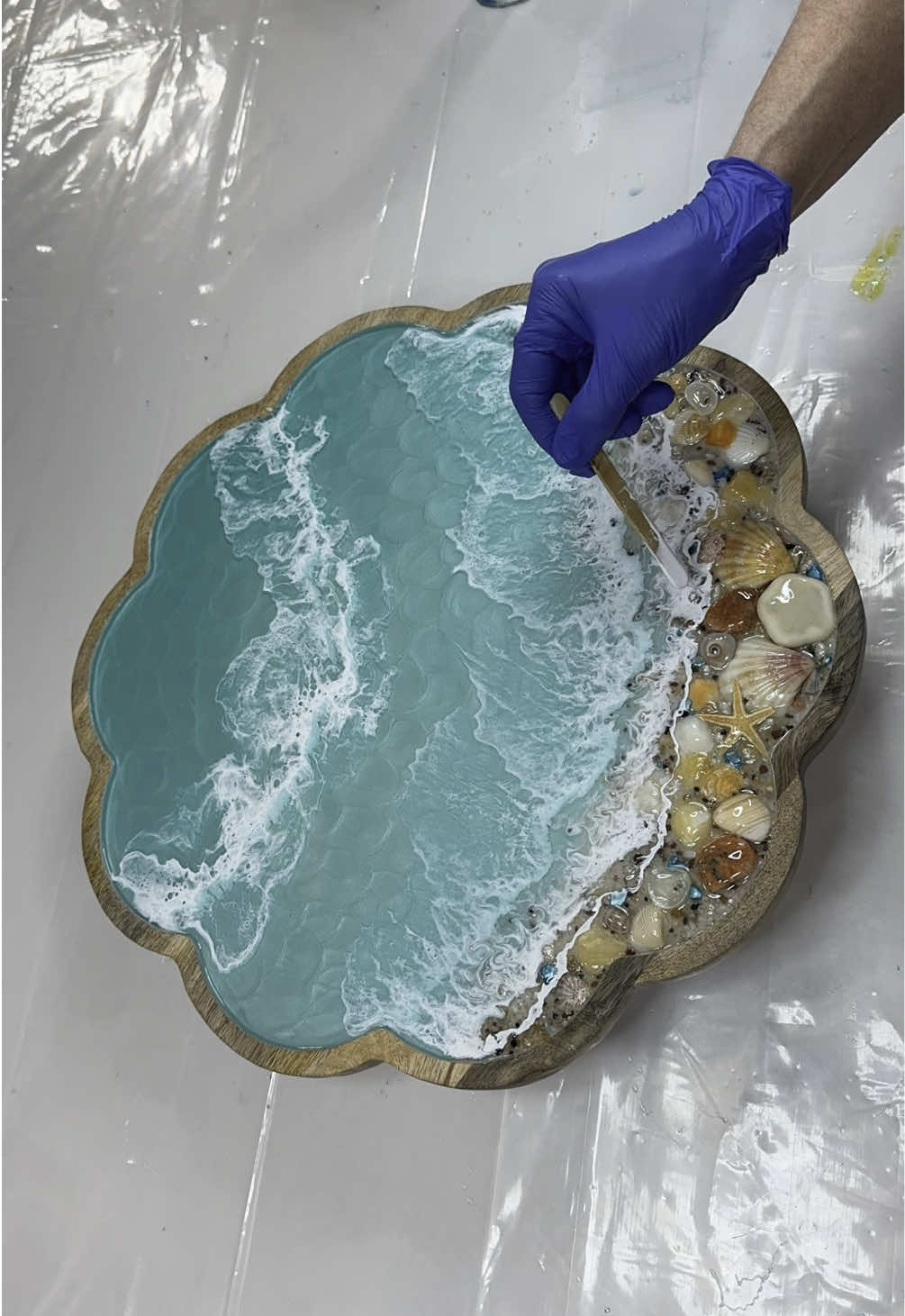 New Ocean Beach Wave Lazy Susan available soon  #karenhammondart #lazysusan #oceandecor #coastaldecor #oceanart #coastalart #resin #resinart 