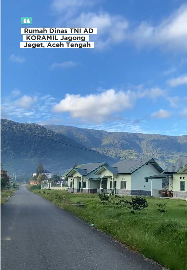 Kalau rumahmu disini, apa kamu bakalan betah? Beginilah pemandangan setiap hari jika tinggal disini, dan ini adalah Aceh. #aceh  #acehtengah  #gayo  #rumahdinas  #TNI  #nature 