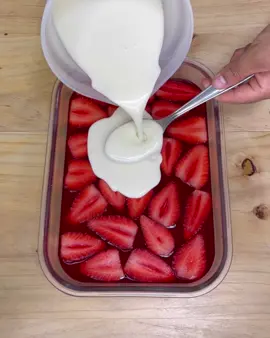 Postre de fresa 🍓 fácil de preparar con pocas ingredientes.