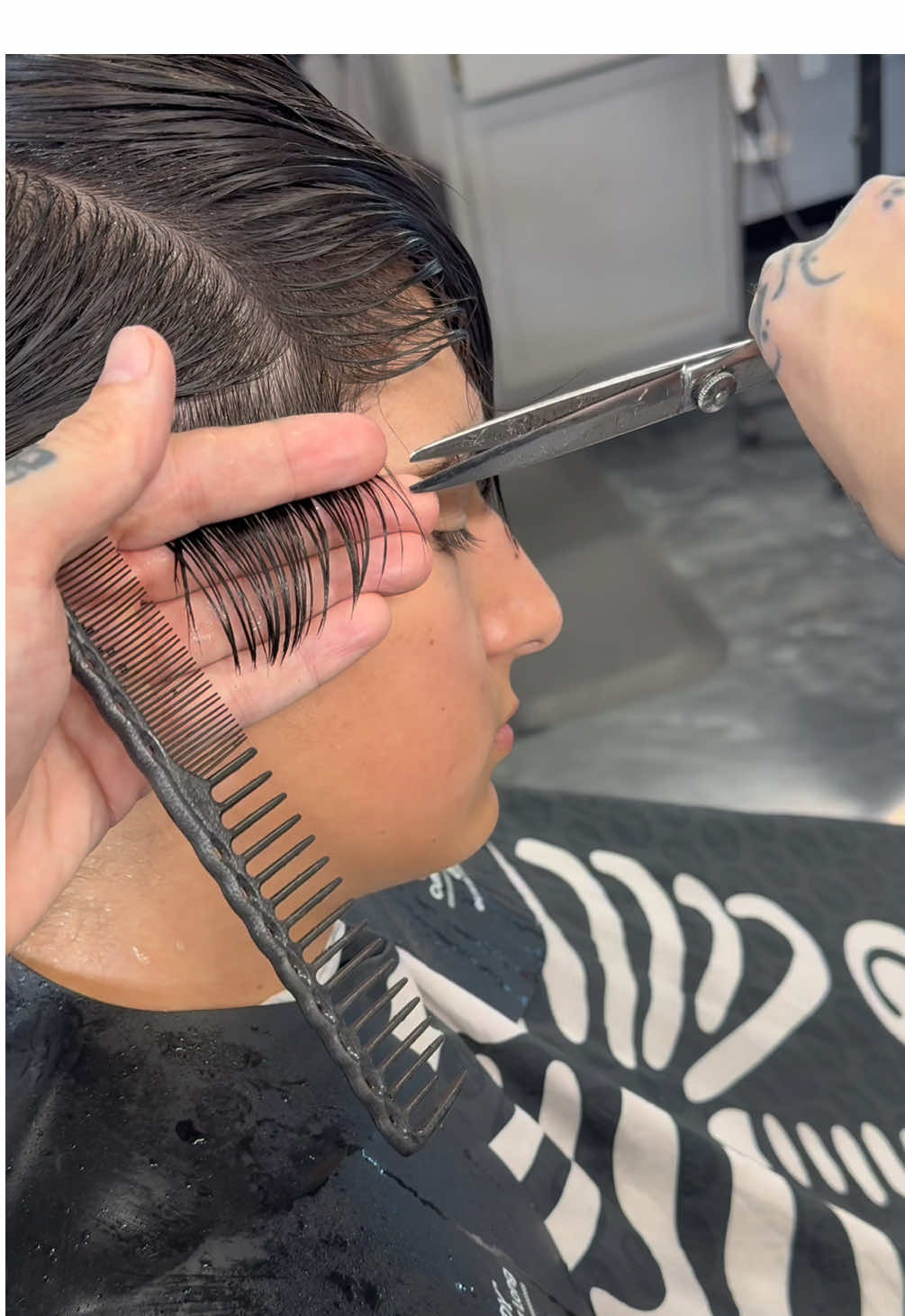 💈P.O.V Scissor Cutting Techniques Natural Hair Texture & Fringe #ElkGroveBarber #WarriorHaircut  #BlowoutTaper #MensHairstyle #Barber #Barbershop #BeardTrim #Buzzcut #FolsomBarber #LodiBarber #Barber #TexturedFringe  #MensLongHair #Fade #Taper #Hairstylist 