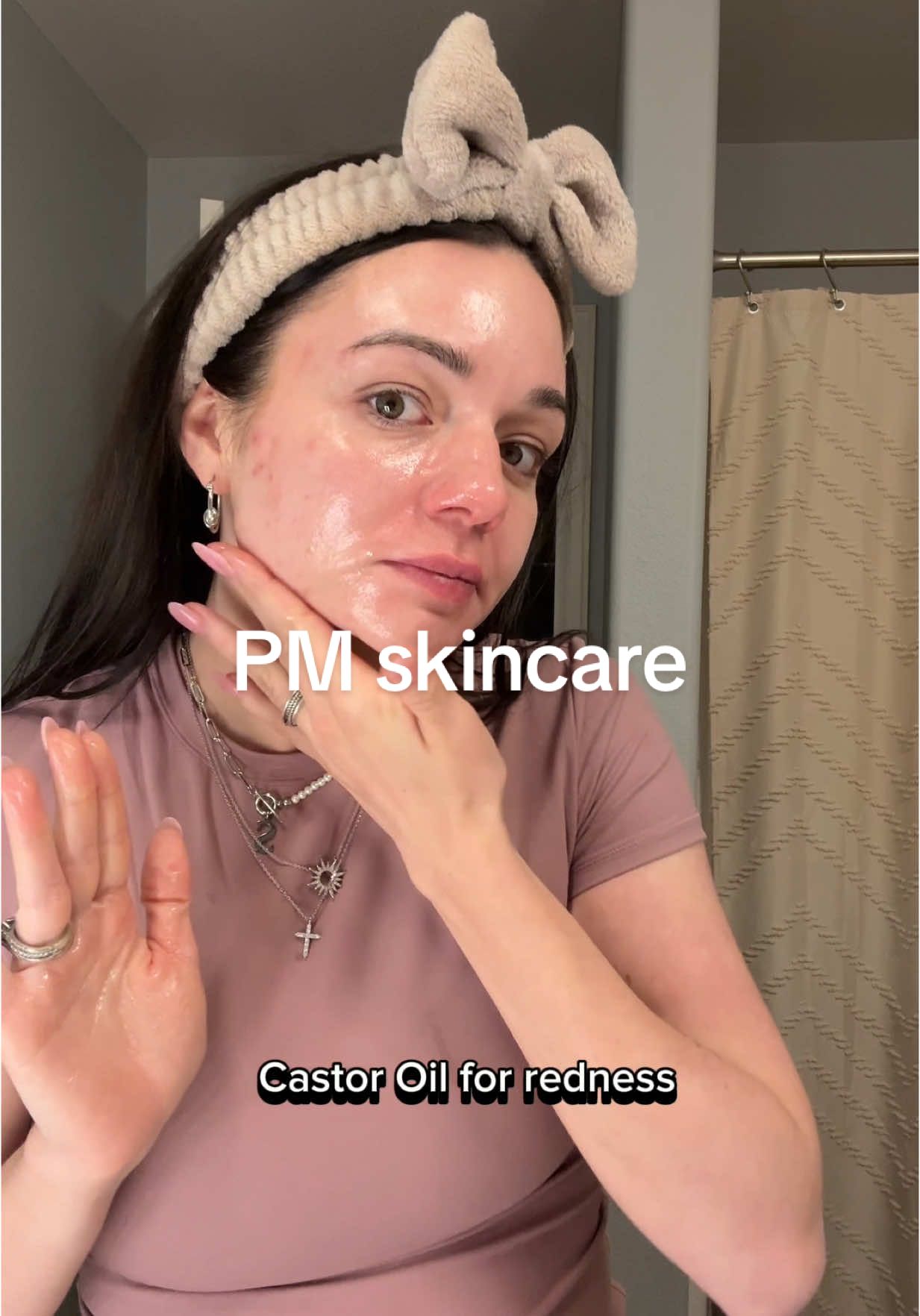 The most mysterious hormonal acne that’s ever existed that no doctor can pin point the cause so until then trying to perfect my skincare #pmskincareroutine #hormonalacne #skincare @Neutrogena @Naturium @CeraVe 