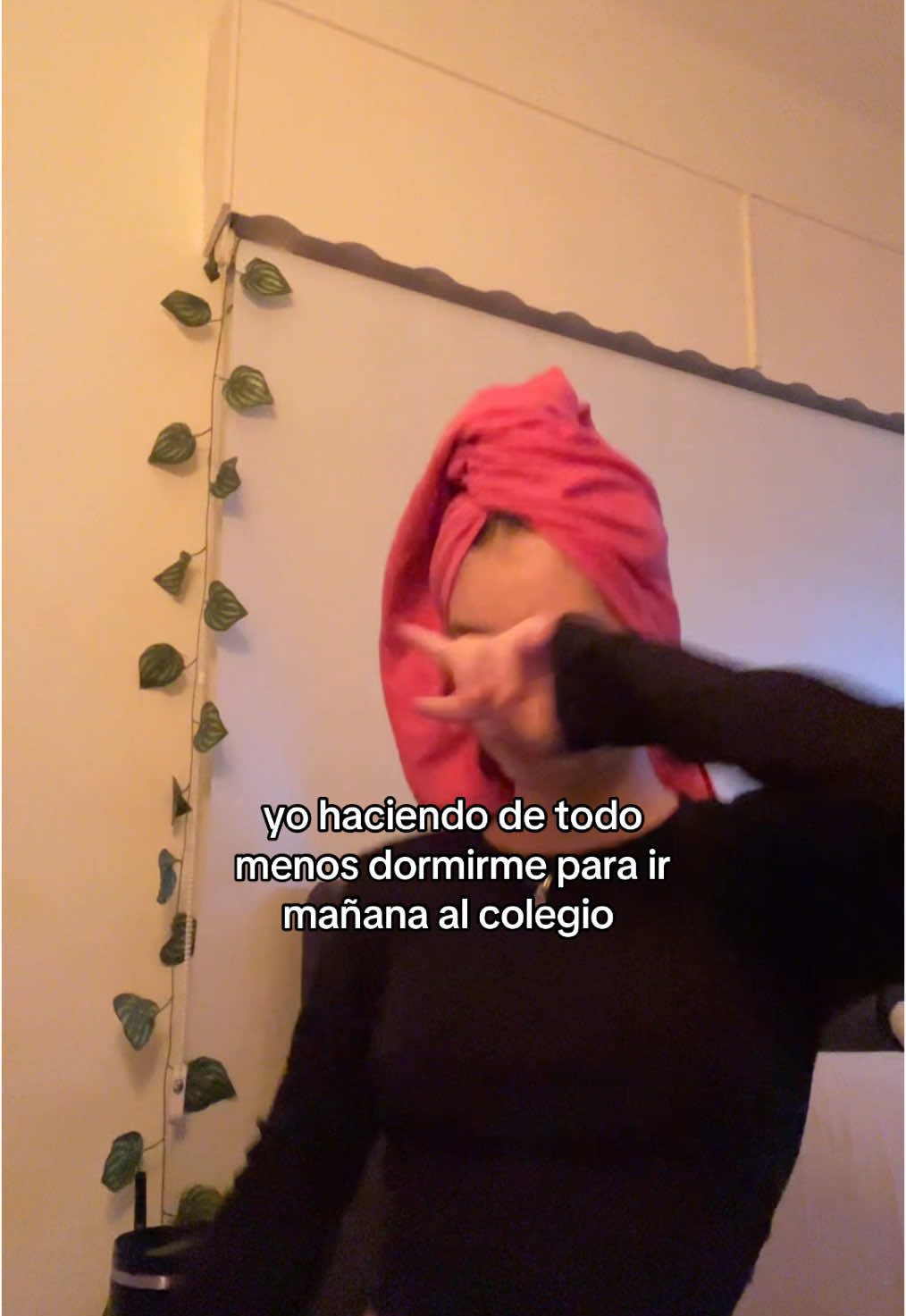 -, se me puso un filtro AHAJAJAJAJAJ#colegio #xzybca #paratiiiiiiiiiiiiiiiiiiiiiiiiiiiiiii #fakebody #trends #yo @TikTok 