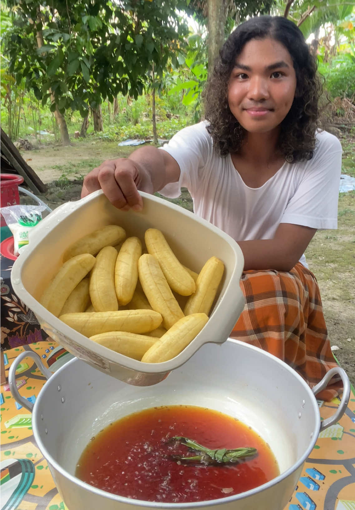 Sira Pisang untuk lima kepala sempena 60 ribu followers di Tiktok. Terima Kasih  —bahan: gula melaka, gula putih, pisang berangan #sirapisang #fyp #fypシ゚ #norrisham 