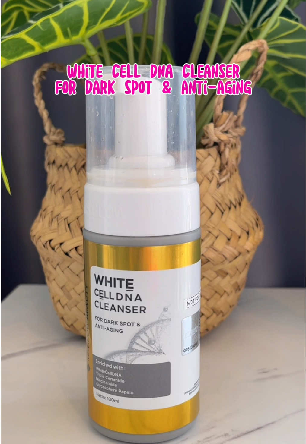 Facial wash for dark spot & anti aging!😍 white cell dna cleanser yang diformulasikan untuk mengatasi noda hitam serta anti aging! Cocok banget buat kamu yang punya masalah noda hitam diwajah! Selain itu facial wash ini dapat mencerahkan kulit, membersihkan hingga ke pori & hadir dengan busa yang berlimpah😍😍 kalian wajib cobain facial wash ini!✨ cuss cek keranjang kuning😉 #whitecelldna #facialwash #pembersihwajah #sabuncucimuka #facewash #msglow 