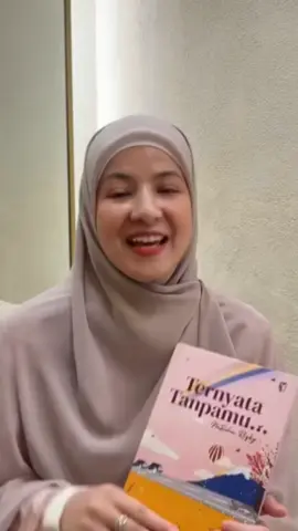 Bicara soal semua buku yang ditulis 😌🤗 #natasharizky  #artisindonesia 