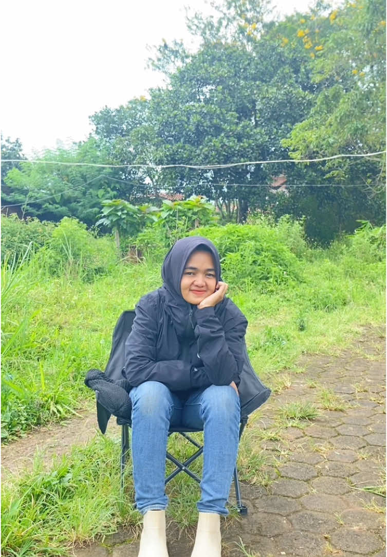 Musim hujan gini pake jaket outdoor dari @newtrek biar nyaman