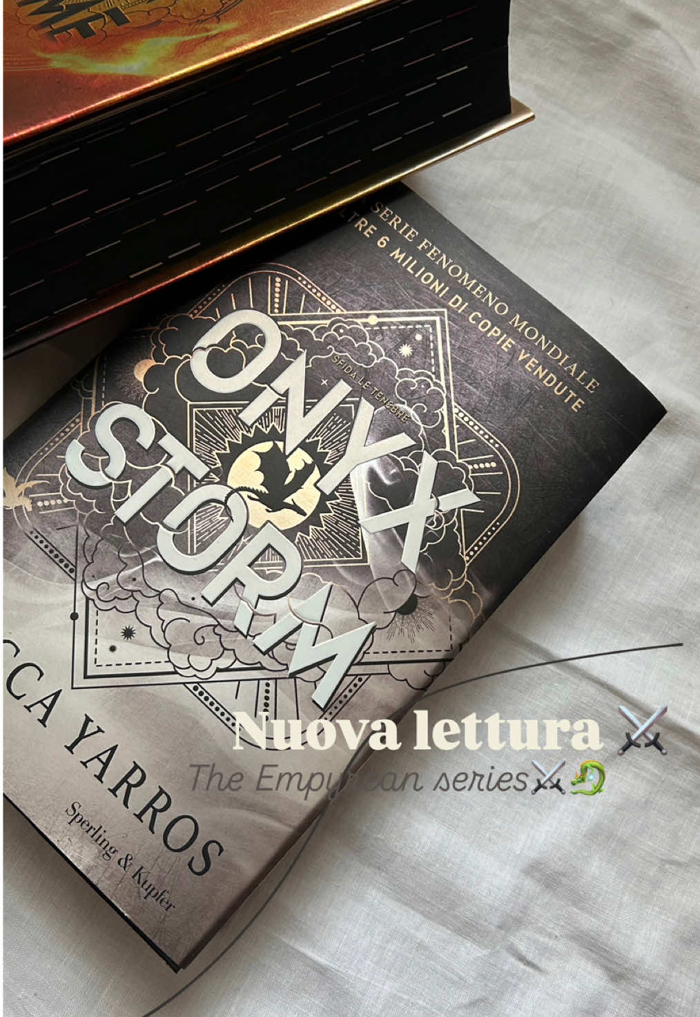 Fatemi sapere se volete i vlog di lettura ✨♥️ #BookTok #booktokitalia #libriconsigliati #onyxstorm #fantasy #romantacy #librifantasyitalia 