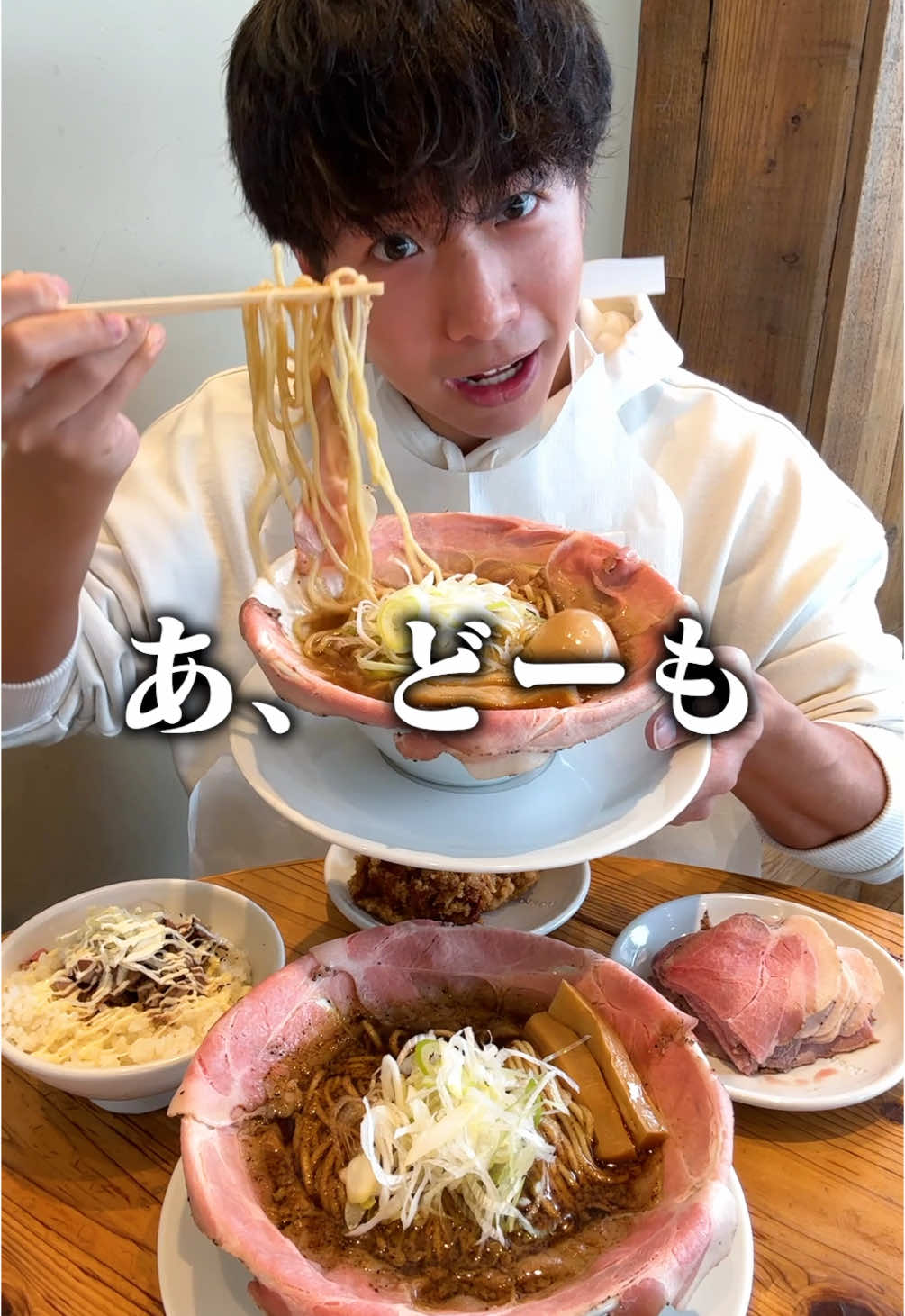 【ぼっち飯】ラーメン大戦争で大量のラーメンをドカ食いするぼっち。 #ラーメン大戦争 #ラーメン