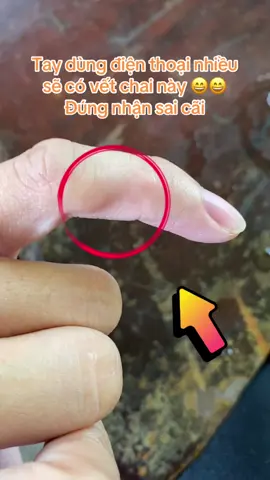 Tay dùng điện thoại nhiều kiểu… 😆😆 #xuhuong #nghiendienthoai #nghientiktok #funny #haihuoc