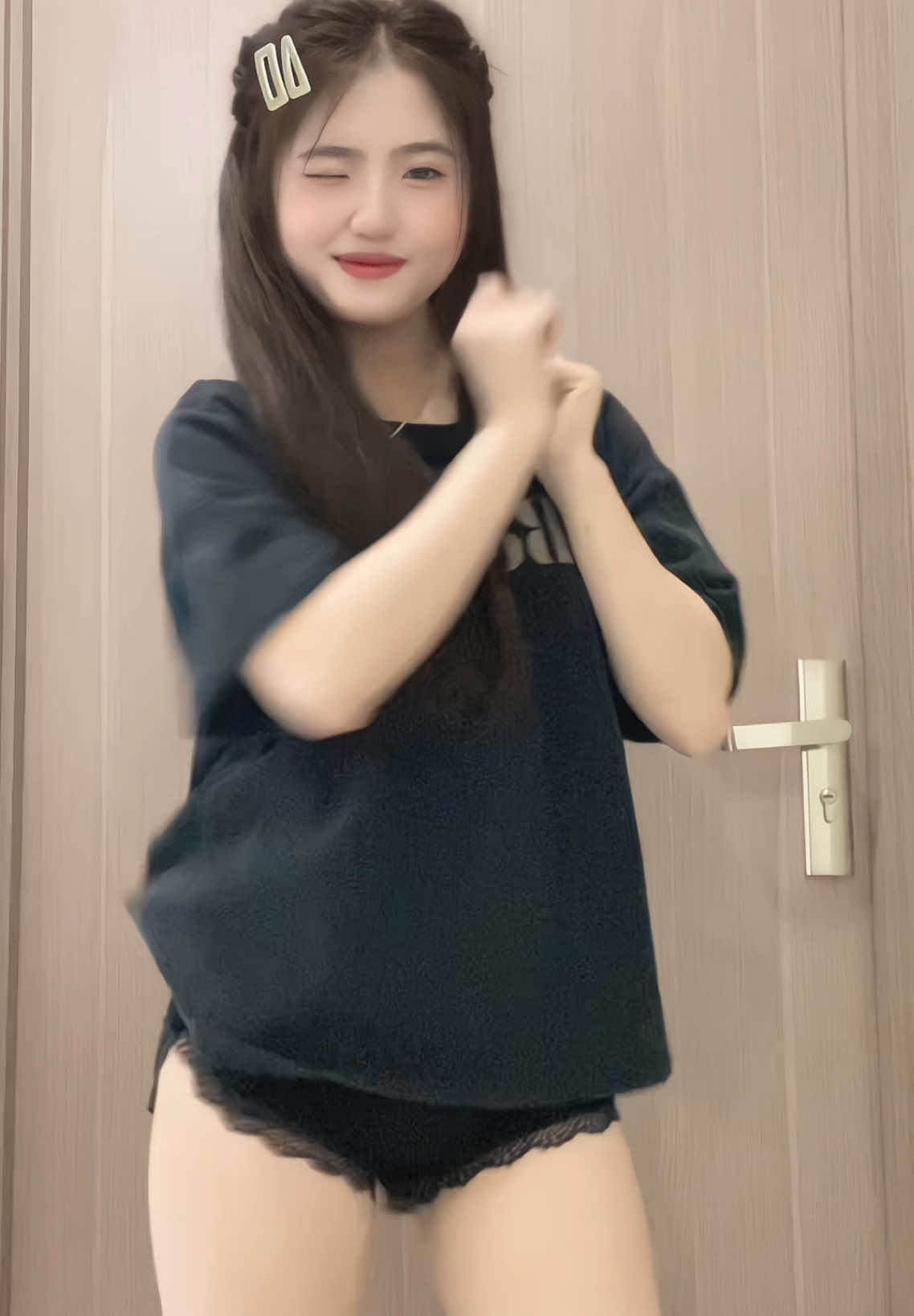 Bài nì khó mà mê quá nên gáng nhảy 😅 #tiktokdance #erin💋 #viral #foryou 