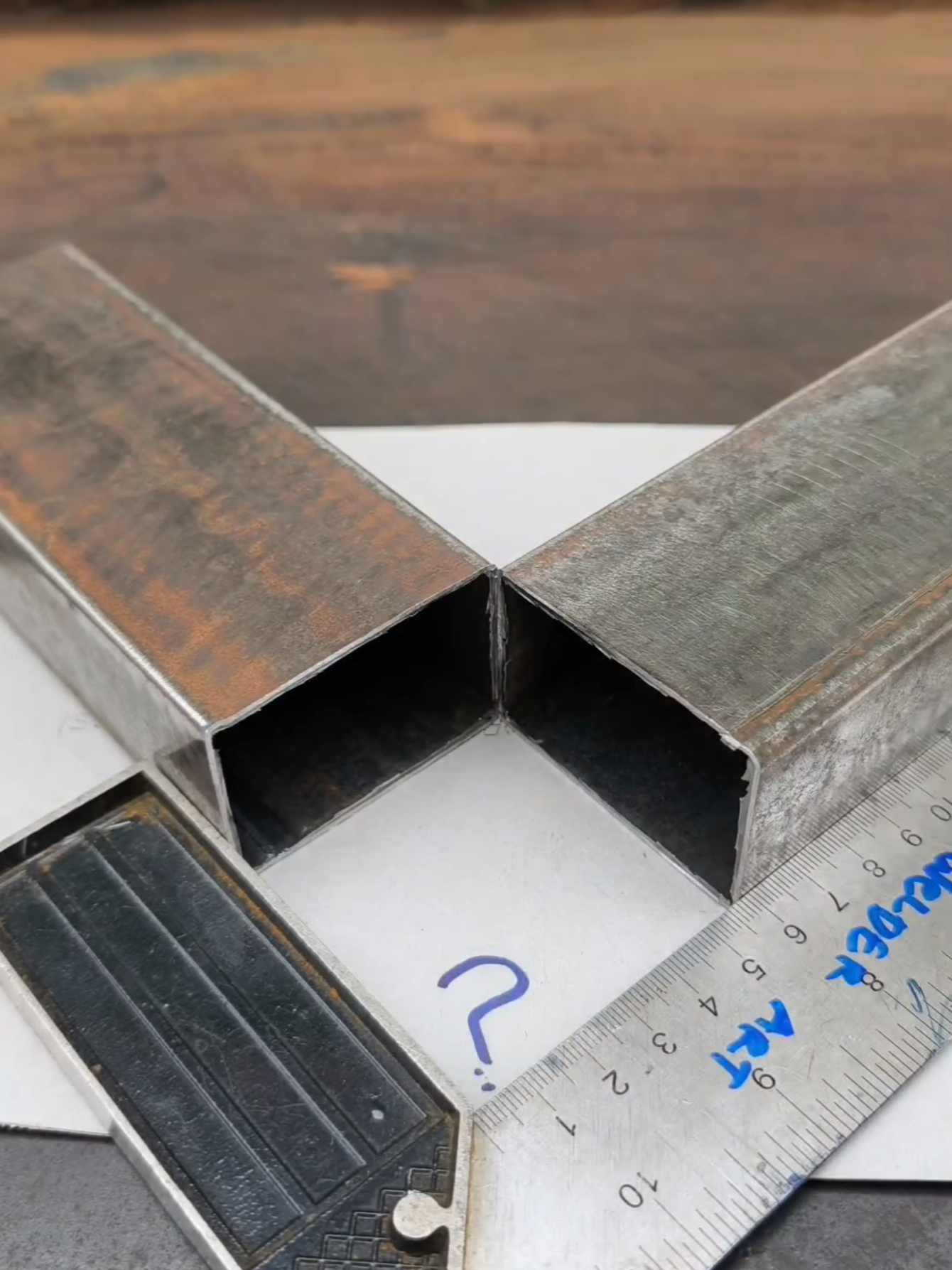 Another alternative way to form a 90 degree bend in square metal that is rarely known #welding #tricks #cutting #art 