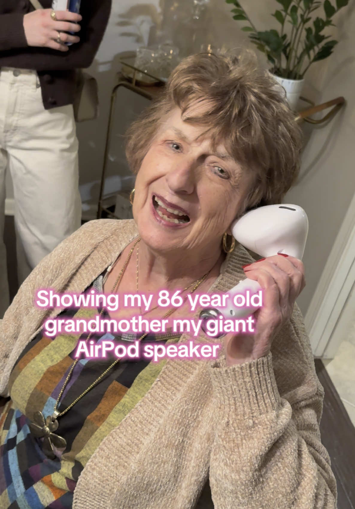 I think she likes the speaker but my dad confused her telling her it’s a phone😭😭 also LaLa is the cutest person ever.  #thingsworthbuying #worthit #tiktokshopfinds #gaggift #funnygift #giantspeaker #grandmasoftiktok 