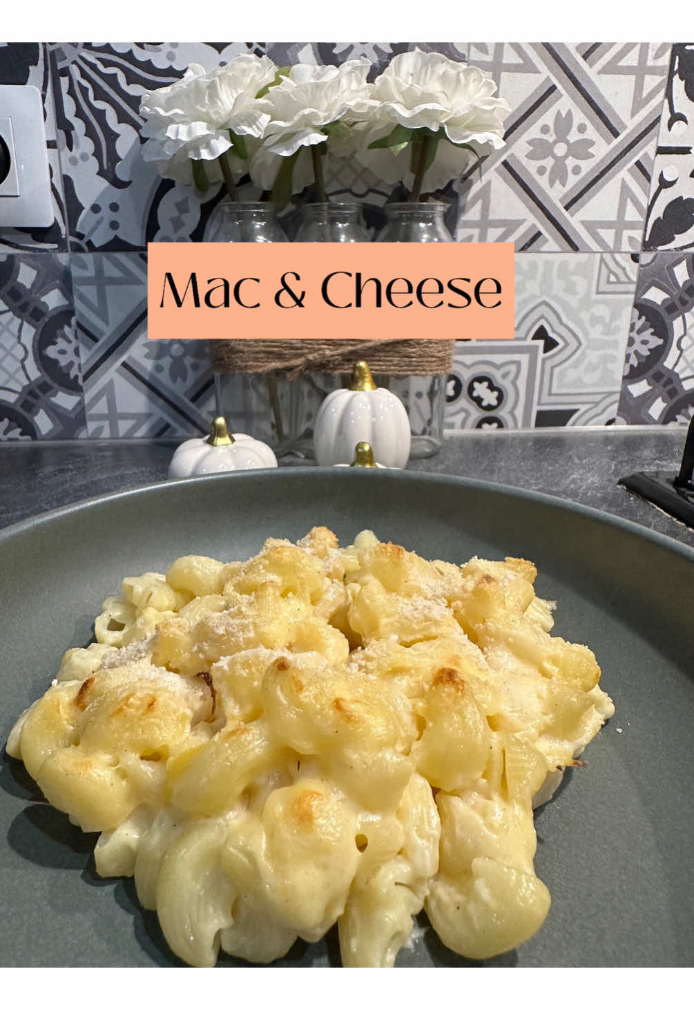 Du fromage fondant, une sauce ultra crémeuse et des pâtes parfaitement enrobées… Voici LA recette de Mac and Cheese qui va faire fondre ton cœur ! 🧀❤️ Qui en veut une part ? 👀👇 #MacAndCheese #FoodLover #ComfortFood#macandcheese #macandcheeserecipe#FoodTok #foodlover#recette #recettefacile 