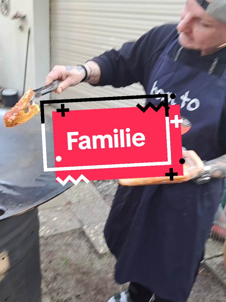 ❗️Familie❗️ Zusammenhalt ist richtig und wichtig #familie #grillen #schwein🐽 #hasseröder #zweitakt 😁 @Manni 