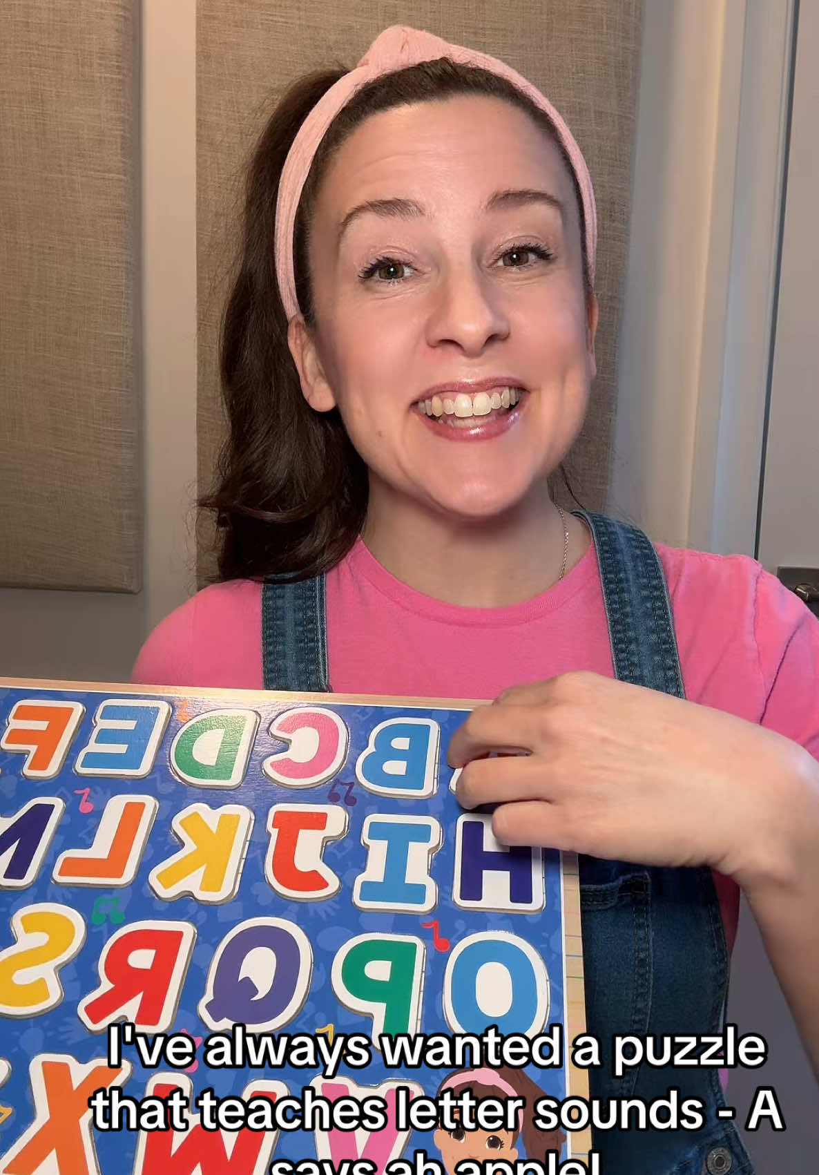 Fun way to learn letter sounds which will help our little ones learn to read! #msrachel #phonics #lettersounds #learntoread 