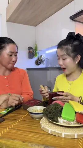 Vòng trầm 108 hạt hoa sen + khắc tên cùng Thư Ơi bên nhà Nguyên Lê!!! #phongthuynguyenle #lasophongthuy #thien #suckhoe #mayman #phongthuytamlinh #tuvi #phongthuycaivan #vongtram108hat 