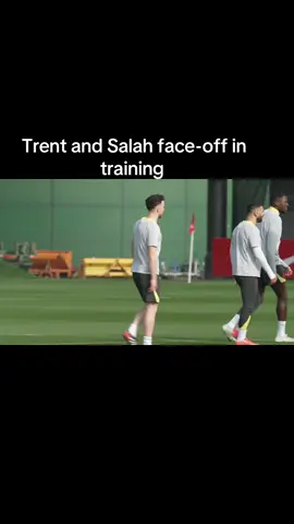 liverpool players step in to seperate Mo Salah and Trent Alexander-Arnold after training spat ahead of PSG second leg #liverpoolfc #PremierLeague #fyp #footballtiktok #championsleague #training #psg 