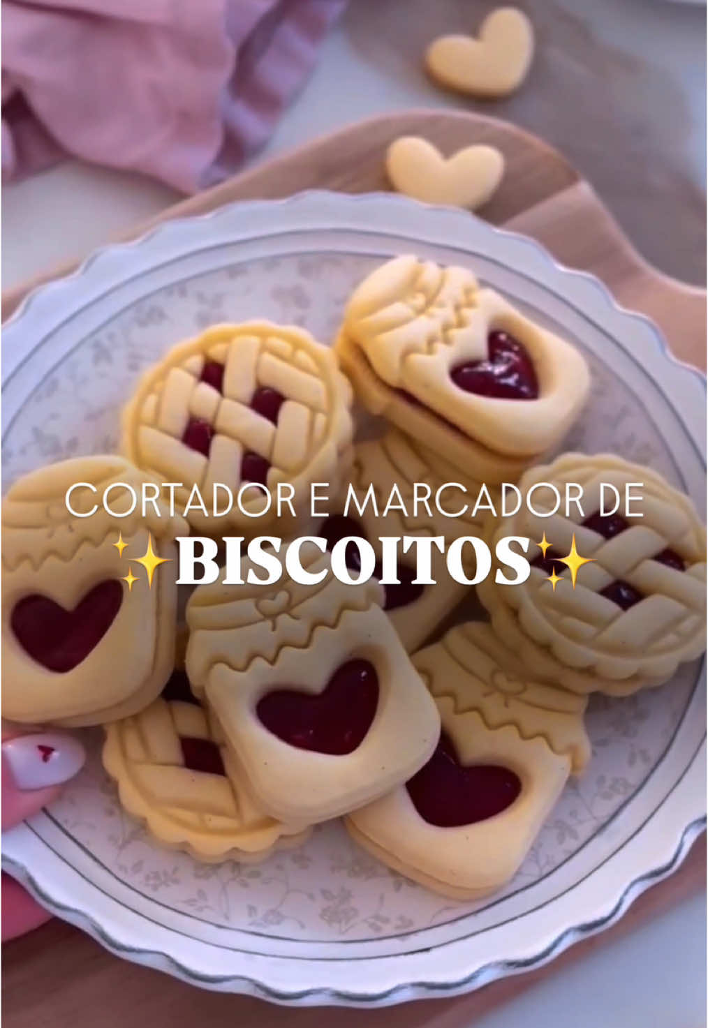 ✨Transforme seus biscoitos em verdadeiras obras de arte! Com esse cortador, você cria biscoitos lindos e recheados de amor. cortador de biscoito, biscoitos decorados, confeitaria criativa, utensílios de cozinha, doces artesanais, presente criativo, faça você mesmo, cozinha prática, gourmet #biscoitosdecorados #cortadordebiscoito #confeitaria #docesartesanais #biscoitoscaseiros #cozinhacriativa #receitafácil #amocozinhar #feitoemcasa #fyp 