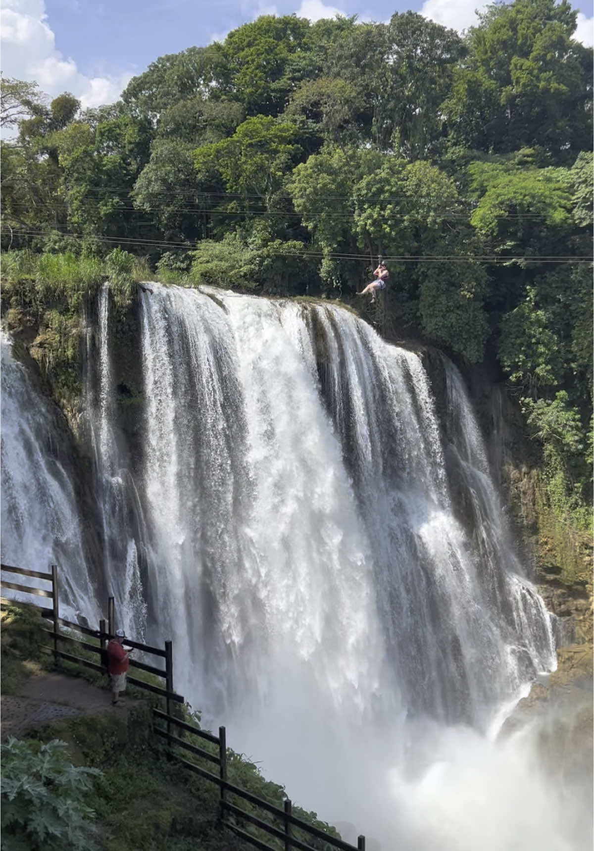 Lugares que te roban el aliento… y luego te lo devuelven en forma de adrenalina 🤓😁 #pulhapanzak #honduras