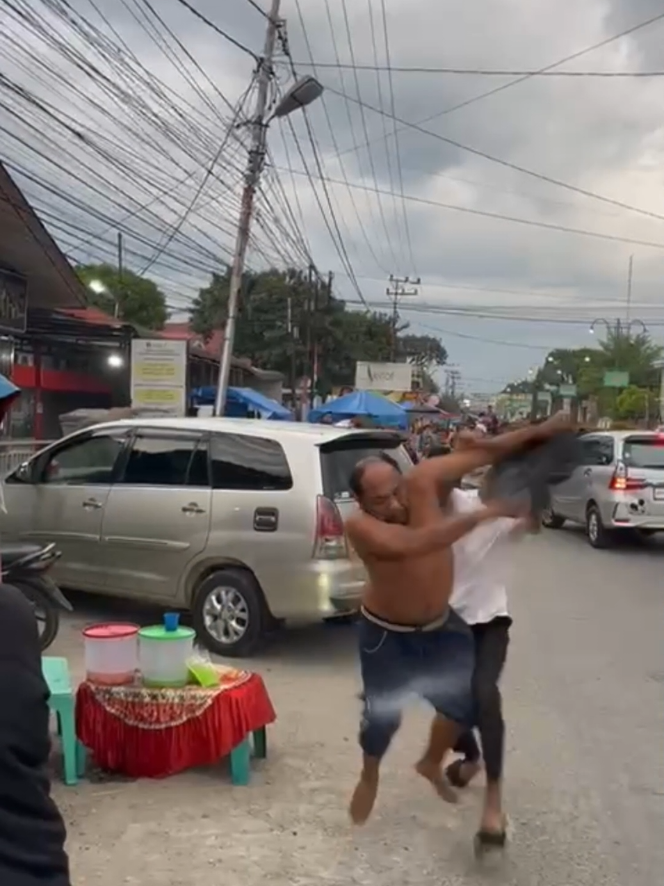 Puluhan narapidana Lapas Kelas II B Kutacane, Kabupaten Aceh Tenggara, Provinsi Aceh, kabur menjelang berbuka puasa, Senin (10/3/2025).#tiktokberita 