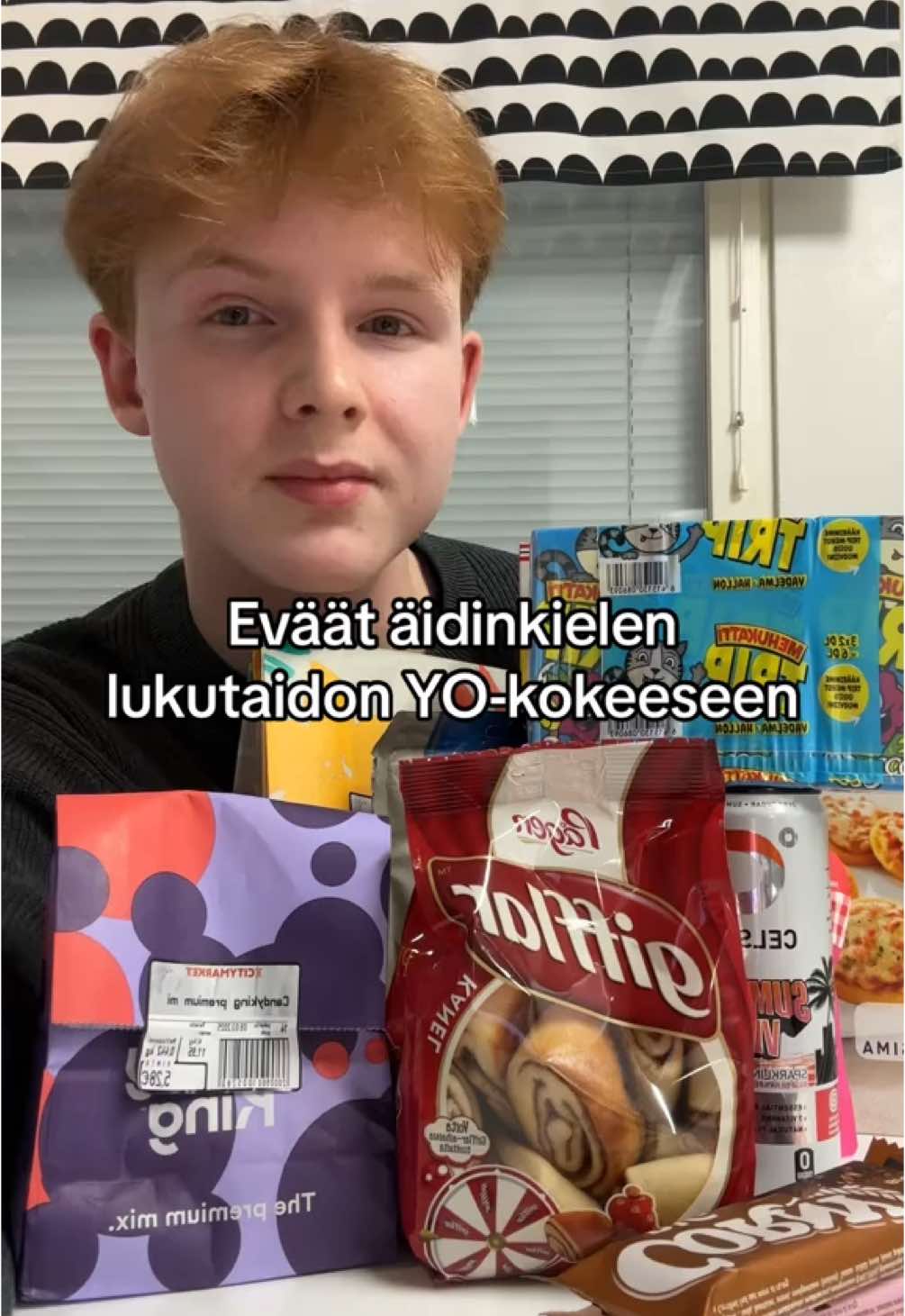 Eväät äidinkielen lukutaidon YO-kokeeseen🥤🍬🍕🤓 #lukio #yokirjoitukset #fry #foryoupage #suomitiktok #ylioppilaskirjoitukset #äidinkieli #lukutaito #sinullesivu #ytl #ylioppilaskoe #ylioppilas2025 