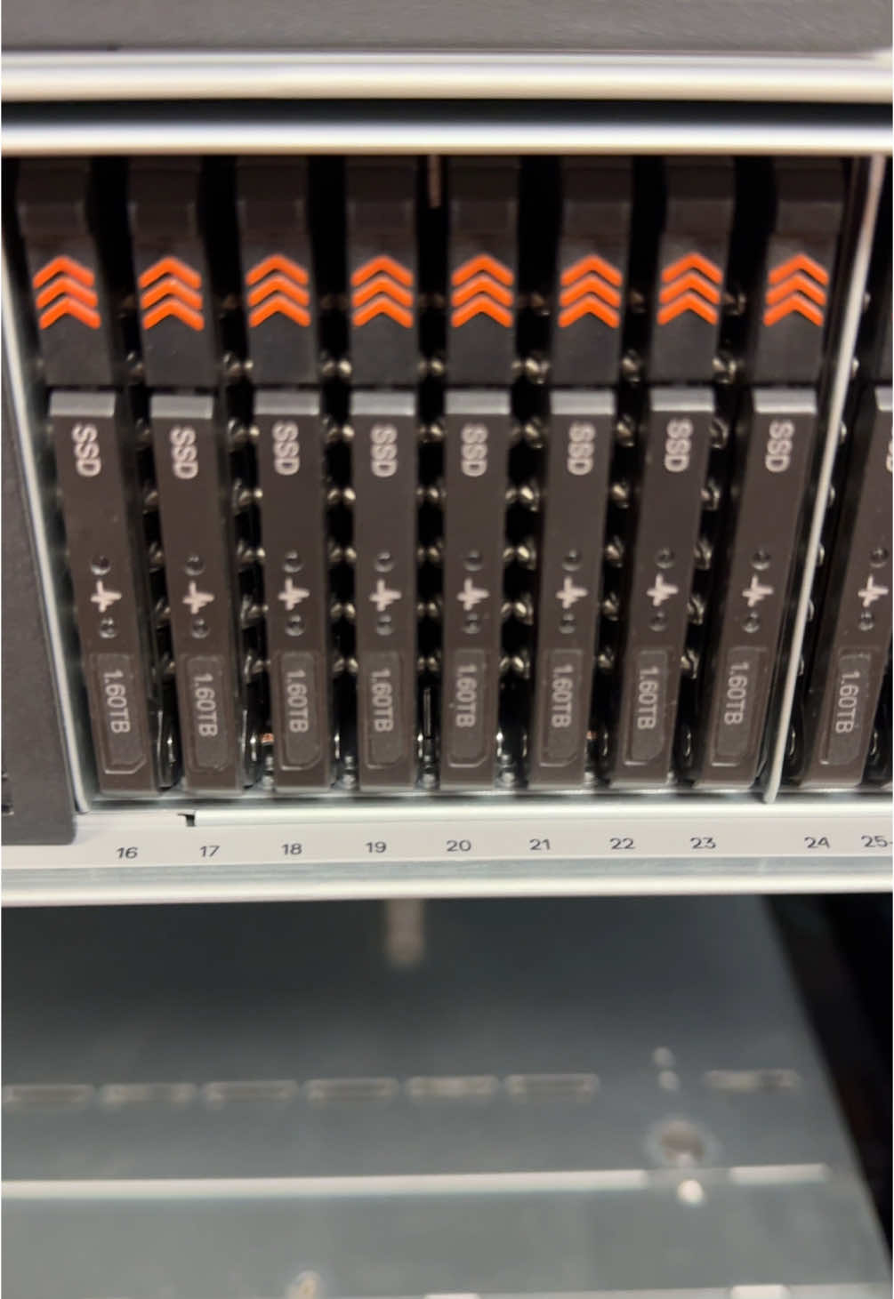 New Dell PowerEdge R7715 came in for review stacked with Gen5 SSDs. #dell #servers #ssd #datacenter 