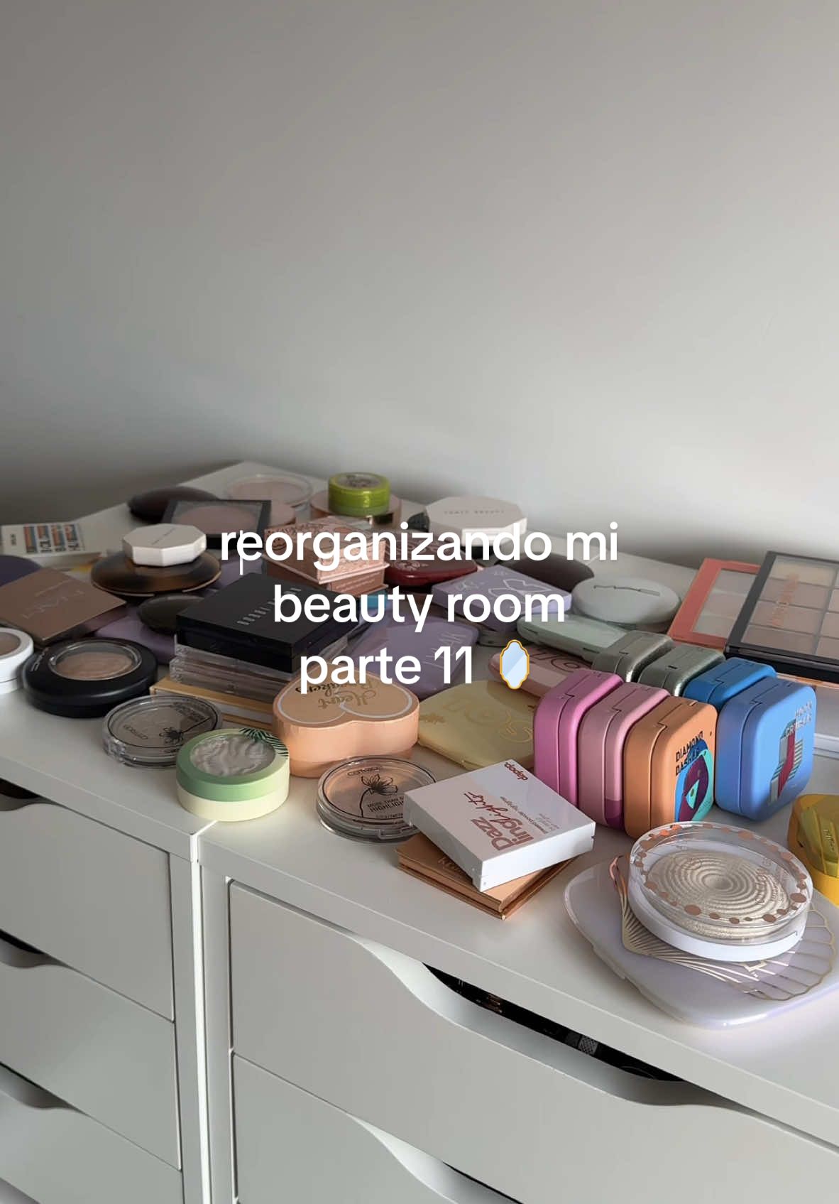 reorganizando mi beauty room parte 11 🪞  #beautyroom #tocadordemaquillaje #decluttering #Makeup #BeautyTok 