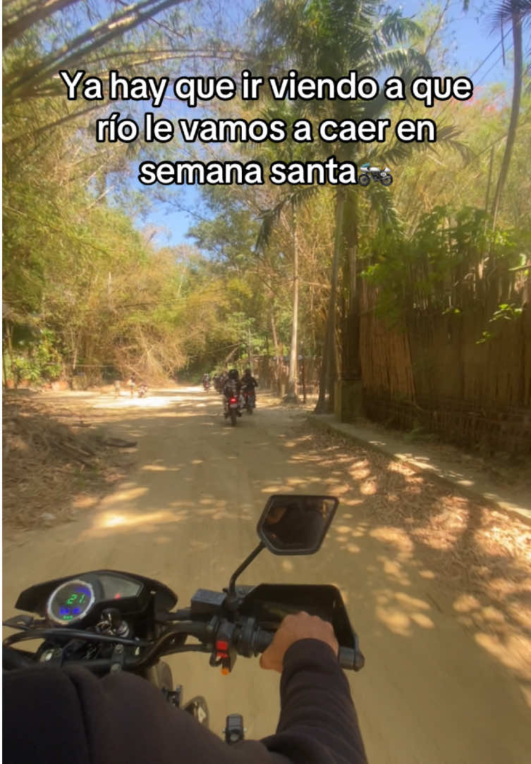 Desde ya estamos aceptando invitaciones 🤣🏍️ #motos #viajestiktok #berakavak 