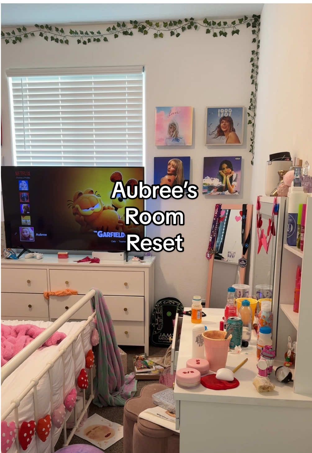 Let’s reset Aubree’s room. 🩷 @laneige_us @ONE SIZE BEAUTY @e.l.f. Cosmetics @NYX Professional Makeup @ColourPop Cosmetics @Sol de Janeiro @touchland @lululemon @Shark Home #momlife #momlife #motherhood #motherhoodunfiltered #mommotivation #clean #CleanTok #cleaning #cleaningtiktok #cleanwithme #reset #preppy #preppyaesthetic #mommydaughter 