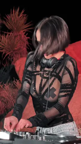 just a girl having fun 🪄 #music #techtok #techno #hardtechno #harddance #foryoupage #fyp #vi 