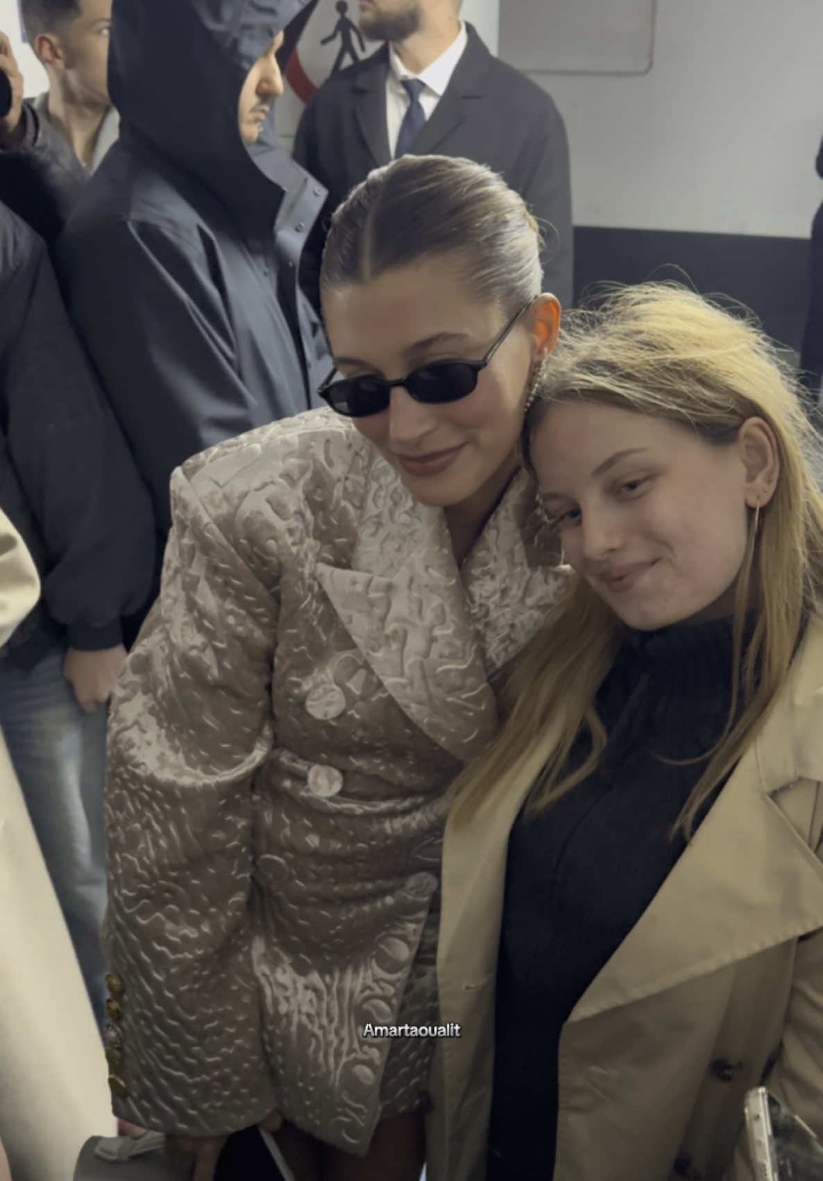 #haileybieber take picture with fans in #paris 