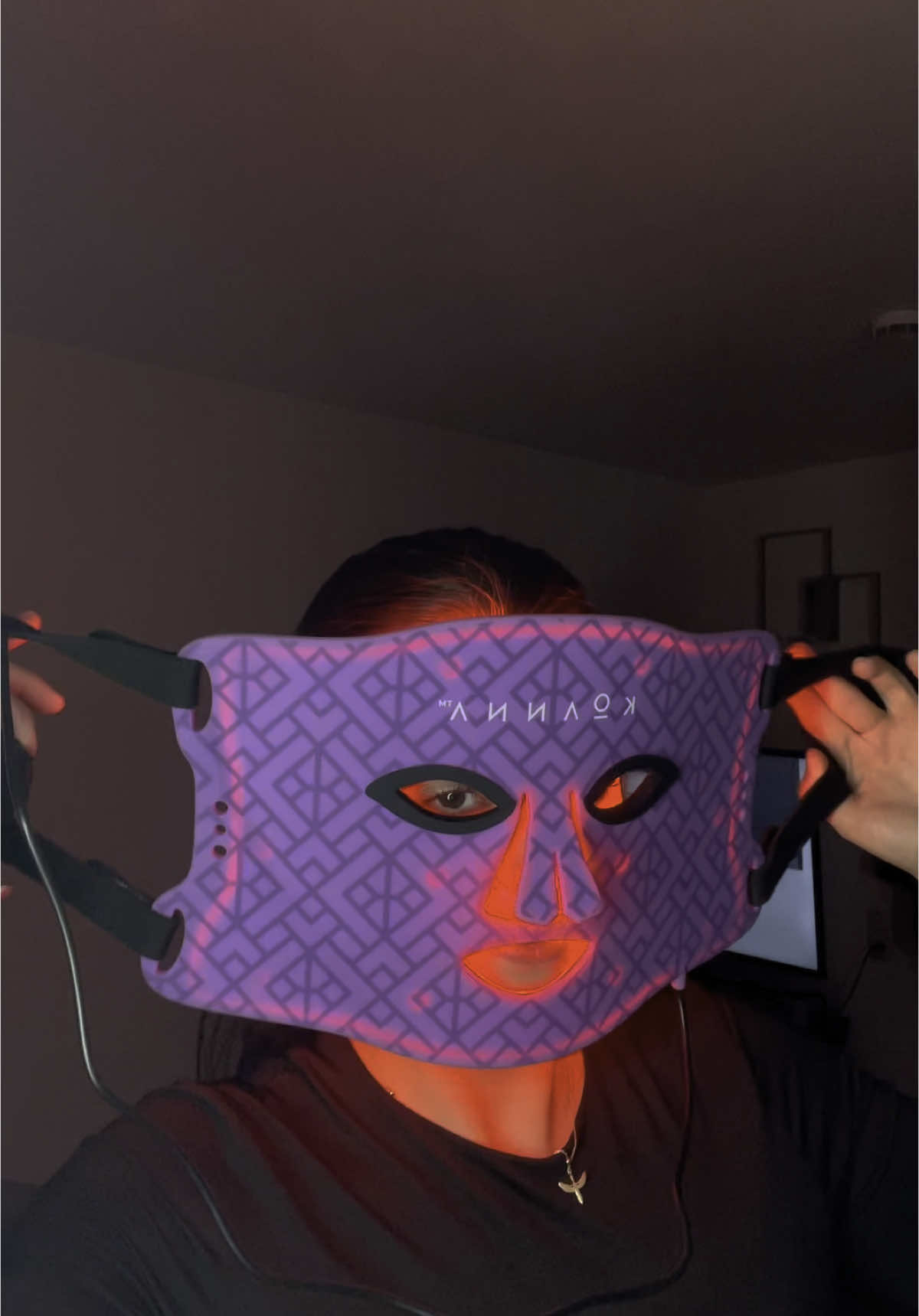 Neue Ära der Hautpflege! 💜✨ Wer hat’s schon ausprobiert? #SkincareHack #BeautyTrend #ViralBeauty #SelfCareRoutine #KoannaMask #LedMask #GlowUpChallenge #BeforeAndAfter #BeautyGadgets #LuxurySkincare #tiktokmademebuyit #BeautyTech #RadiantSkin #GlowGetter #NextLevelSelfCare 