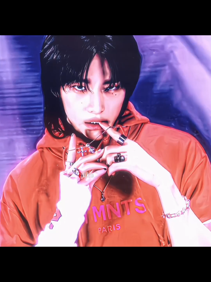 he is soo finee  ib:@✭⋆𝖓𝖆𝖉𝖎𝖎𝖆!!  . . #edit #straykids #hyunjin #hyunjinedit #straykidsedit #skz #kpop  #hwanhyunjin #edits #fyp 