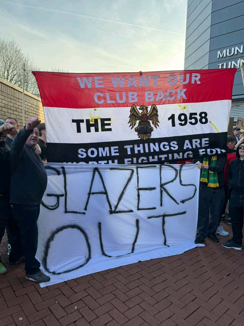 Glazers Out !!! ✊🏻🔥 #manchestergelap #glazersout #manchesterunited #manutd #mufc #ggmu #ggmu🔴 #fyp 