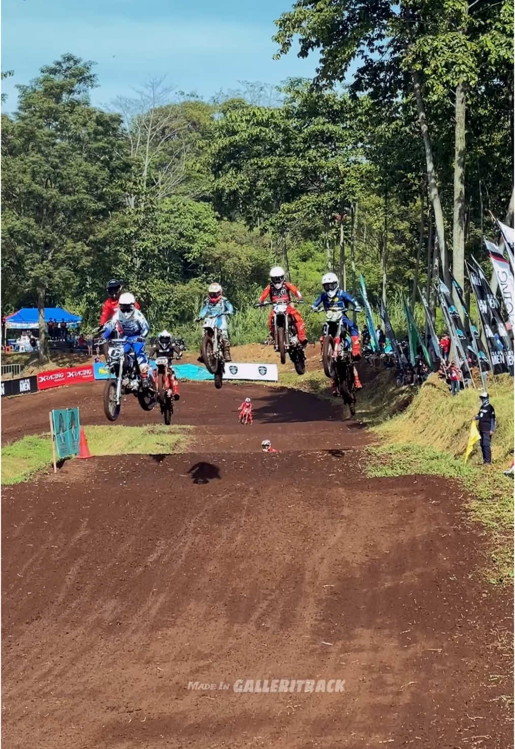 Bebek modif terbang 💨💨 #grasstrack #motocross 