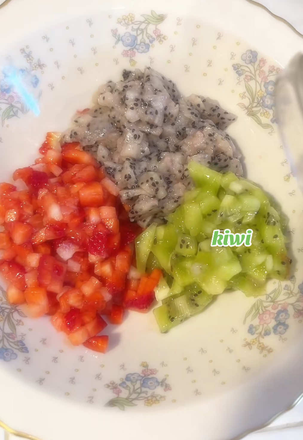 my bf made me put 3 times more honey after i filmed this #fruitsalad #salad #weightloss 