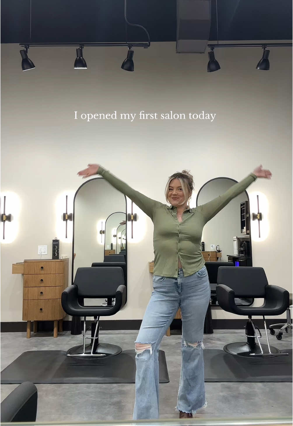 Can’t even describe all my feelings @maudesalon  #salonowner #fypシ #hairstylistoutfits #hairtok #aveda #avedasalon 