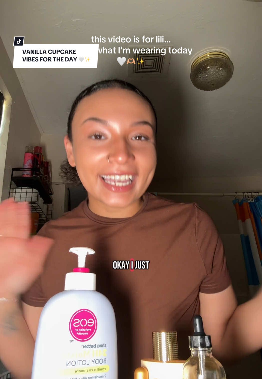 @liliana 🫶🏽 tells me I smell good everytime we work together & always asks what I’m wearing😂👯 this one’s for you hehe today we are a vanilla cupcake 🧁🍨🤍✨ @SoothingHouse vanilla body oil 🤤🤍✨ @eos Products vanilla cashmere body lotion 🧴💜 @Khadlaj Perfumes cream velvet perfume 😩✨ & lastly whatever @Jacklovesss sent me 😂💖🧁🫶🏼 #fragrancetok #perfumetok 